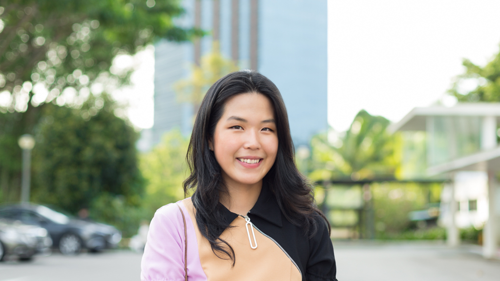 Jiwon-Interior_Designer-Dress_Marni-Belt_Marni-Bag_Bottega_Venetta-Shoes_Gioseppo-14012022-UNIFORM-5