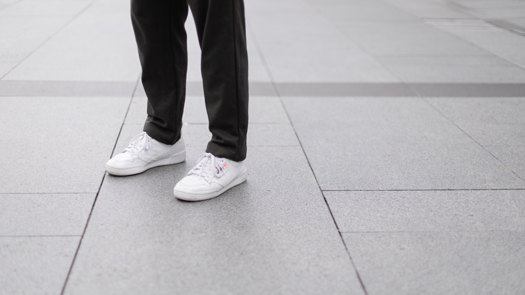 Justine-Sales-Shirt_Zara-Pants_Zara-Shoes_Adidas-Bracelet_Tiffany-Watch_Apple-Bag_Balenciaga-3