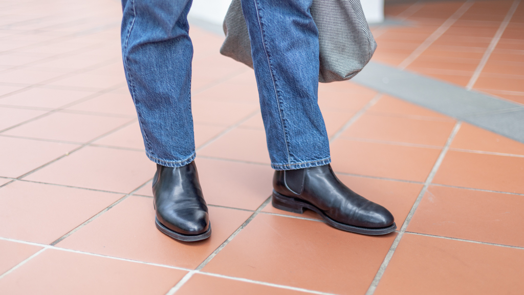 eanan-Student-Top_Abercrombie_And_Fitch-Outerwear_Uniqlo-Jeans_Uniqlo-Shoes_Meermin-Watch_THE_5TH-14012022-UNIFORM-4