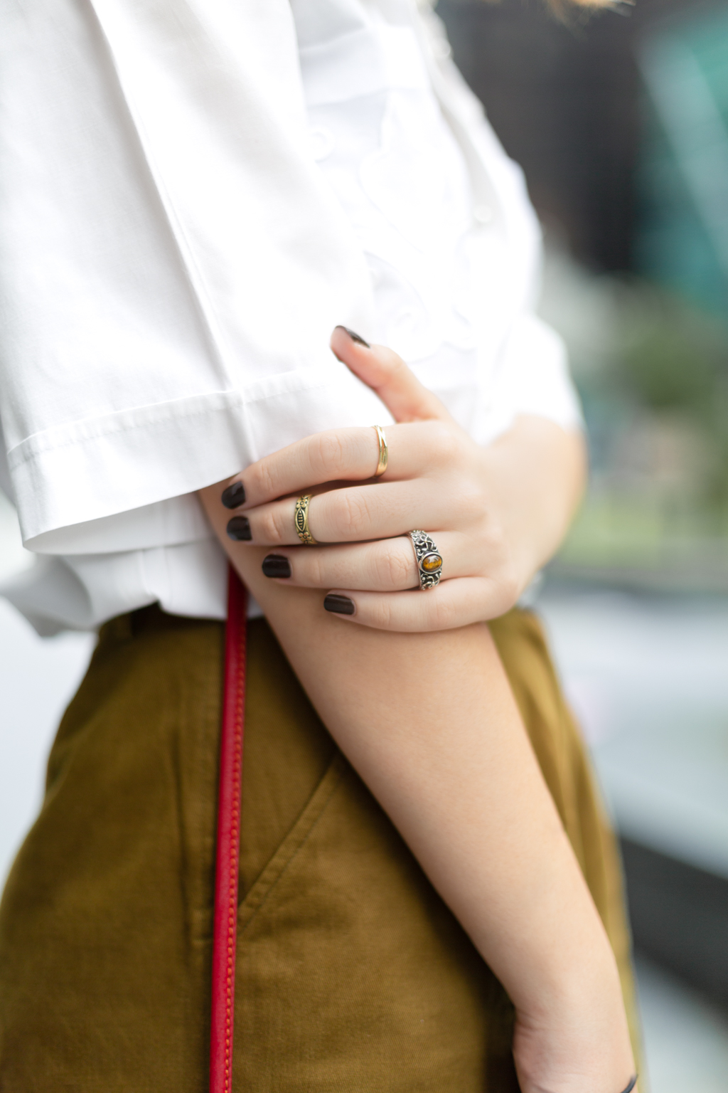 Arianna-Student-Boots_Dr_Martens-Socks_Calzedonia-3