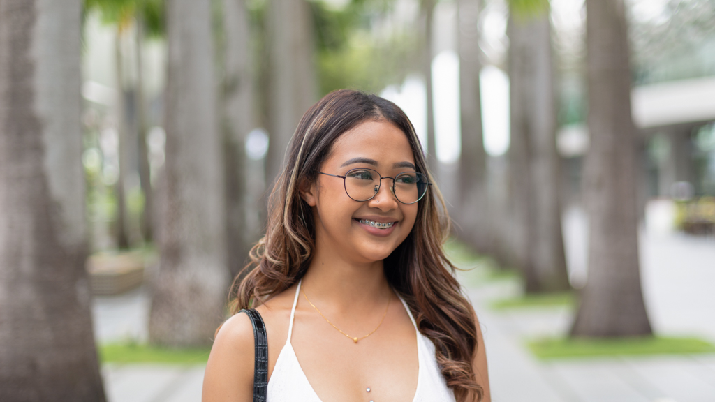 N-Lab_Assistant-Bag_Shopee-Dress_Impression_Affair-Boots_Dollskill-Glasses_Owndays-4