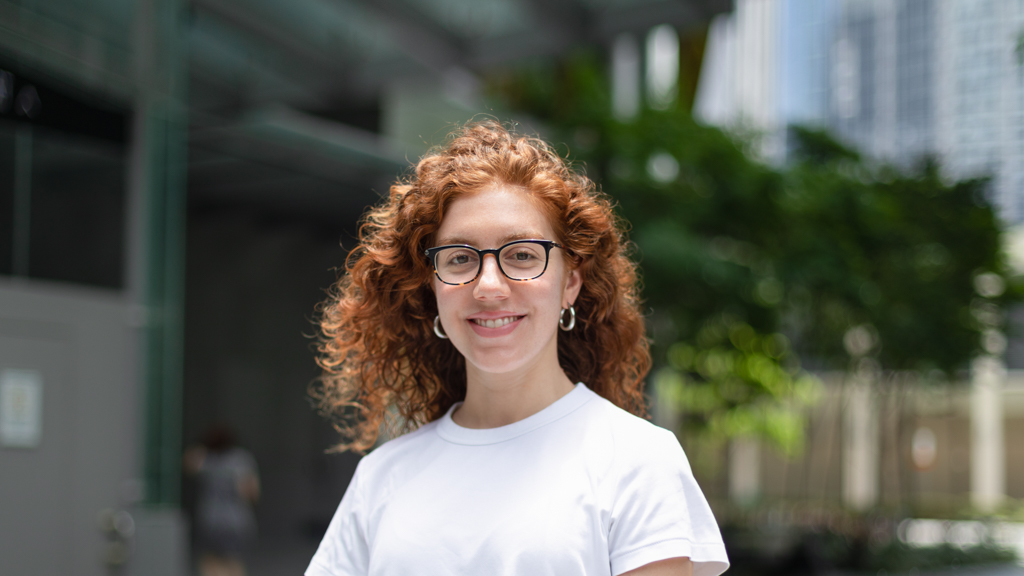 Vanina-Student-Shirt_Uniqlo-Watch_Rolex-Belt_Cruciani-Jeans_Zara-Shoes_Alohas-Bag_Dior-5