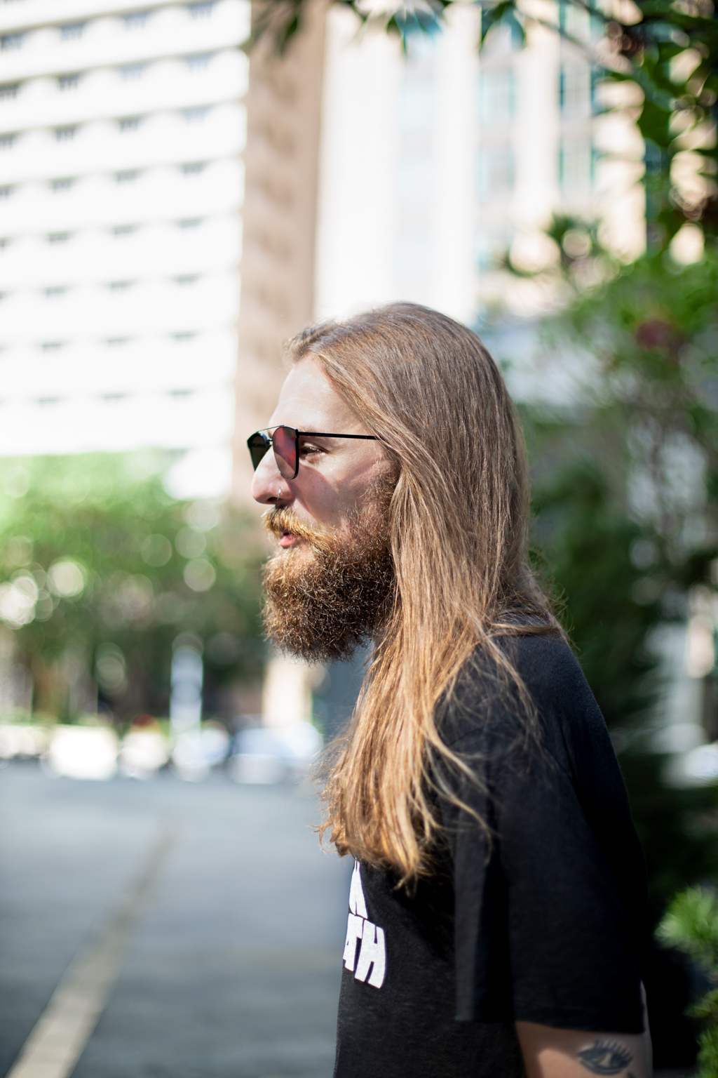 Aleksey-Creative_Director-Sunglasses_Saint_Laurent-Top_Sandro-Shoes_Converse-Ring_Parts_of_Four-UNIFORM-27052022-2