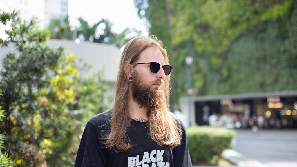 Aleksey-Creative_Director-Sunglasses_Saint_Laurent-Top_Sandro-Shoes_Converse-Ring_Parts_of_Four-UNIFORM-27052022-6