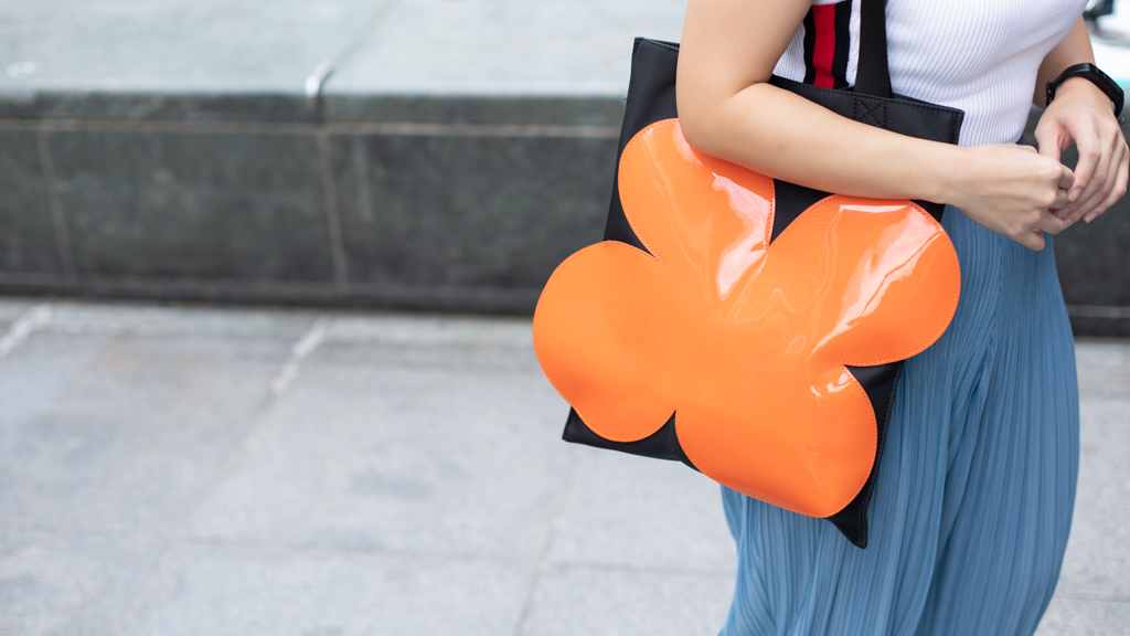 Cymone-HR-Earrings_Taobao-Top_Taobao-Pants_Taobao-Bag_Fakeroom-Shoes_回力-13042022-UNIFORM-4