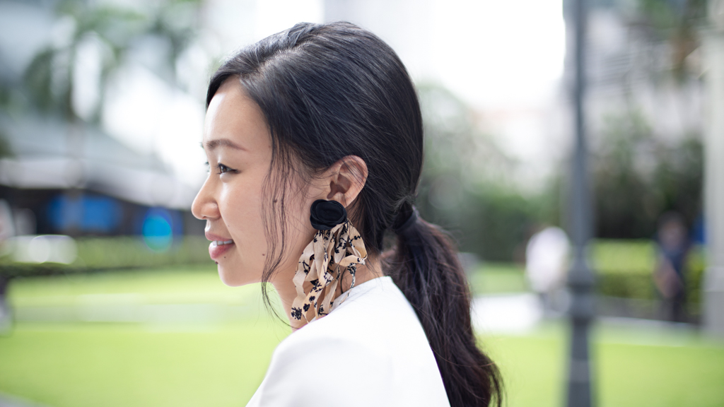 Faith-Associate_Director-Earrings_Taobao-Top_Taobao-Cape_Taobao-Pants_Shein-Heels_Taobao-Bag_Louis_Vuitton-UNIFORM-27052022-2