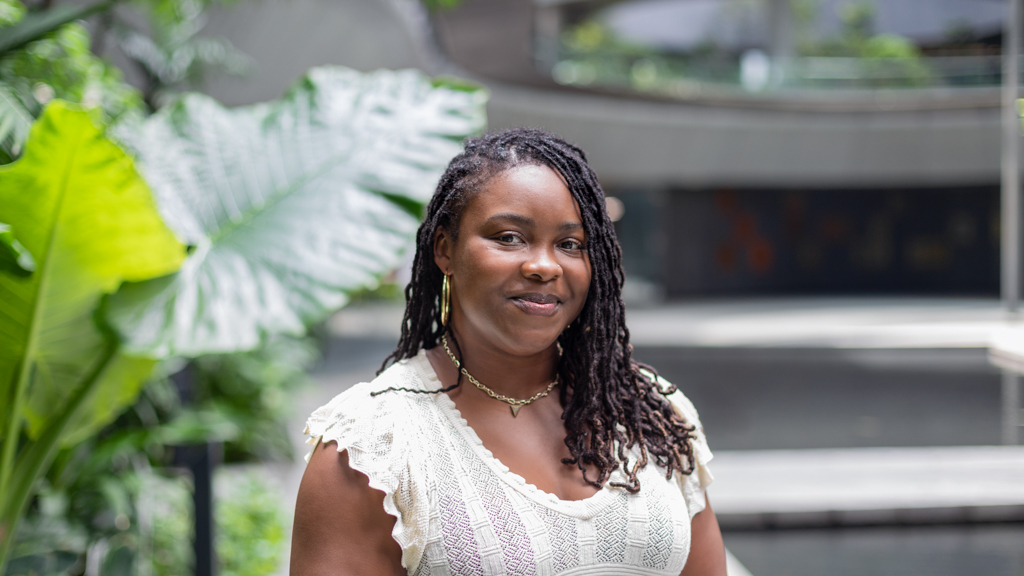 Amber-Programme_Manager-Top_Zara-Watch_Apple-Bag_Michael_Kors-Sandals_Target-UNIFORM-24062022-5