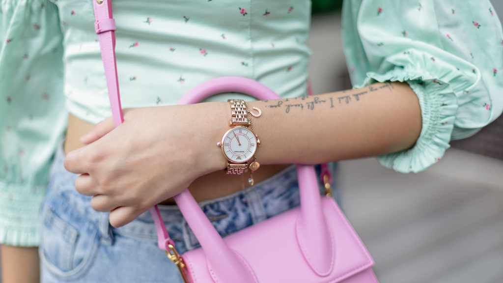 Antara-Student-Top_HM-Jeans_PULLBEAR-Shoes_Nike-Bag_Jaquemus-Necklace_Swarovski-Bracelet_Swarovski-Watch_Armani-UNIFORM-24062022-4