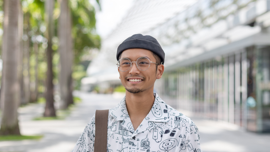 Asyraf-Youth_Worker-Hat_Shein-Top_Shein-Shoes_Converse-Bag_Stumper__Fielding-UNIFORM-24062022-5