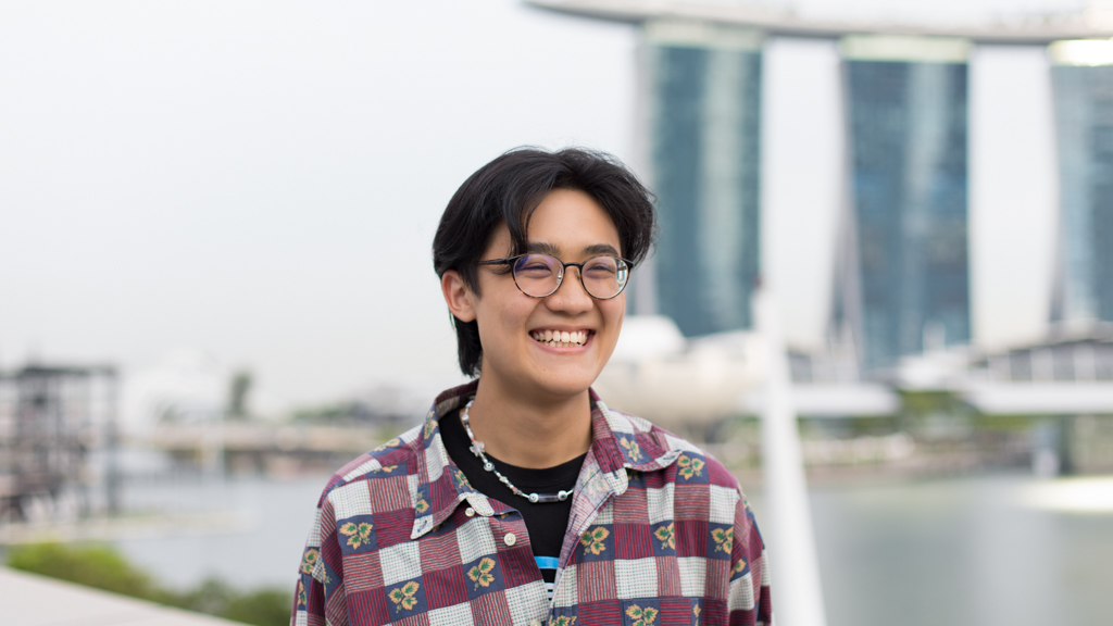 Ian-Lighting_Designer-Pants_Carhartt-Shoes_Converse-Bag_Patch_and_Punnet-Watch_Casio-UNIFORM-27052022-5