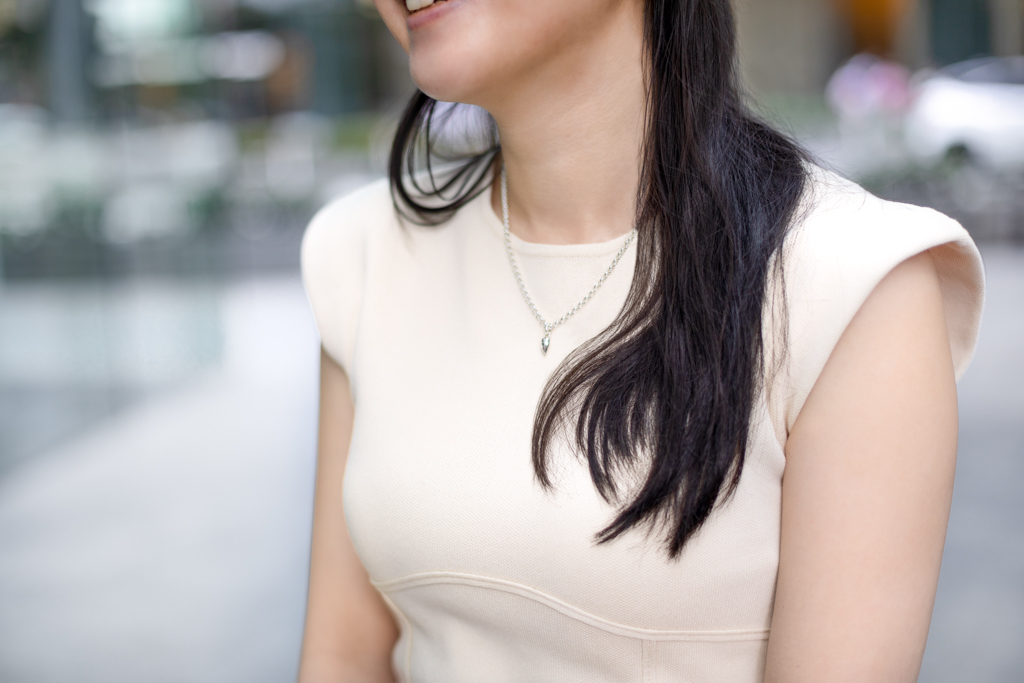 Klaudia-Lawyer-Top_Zara-Shoes_Clarks-Wallet_Braun_Buffel-Necklace_Monica_Vinader-UNIFORM-24062022-3