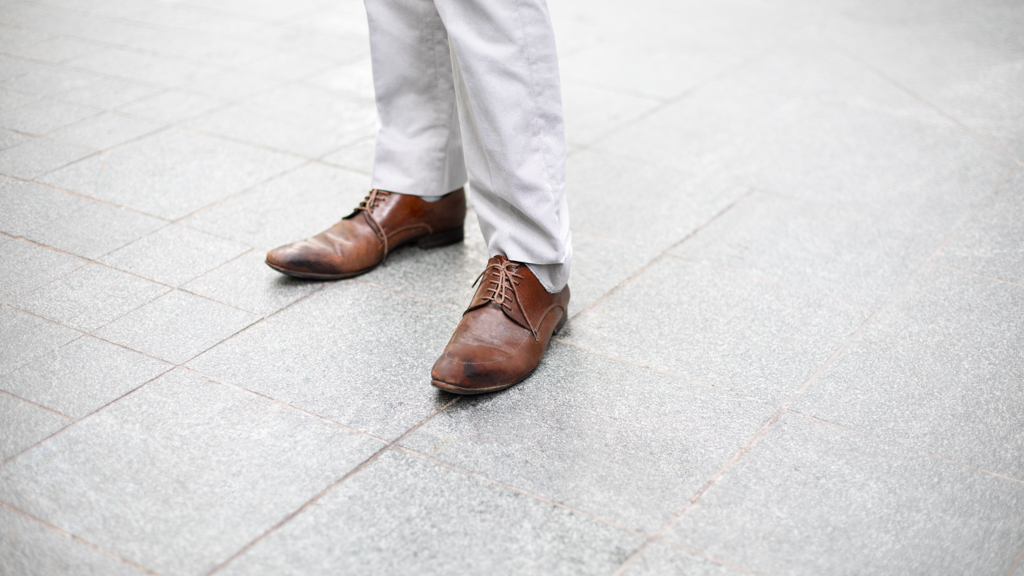 Liang_Wei-Fund_Manager-Pants_Zara-Shoes_Library-Bag_Amazon-UNIFORM-27052022-5