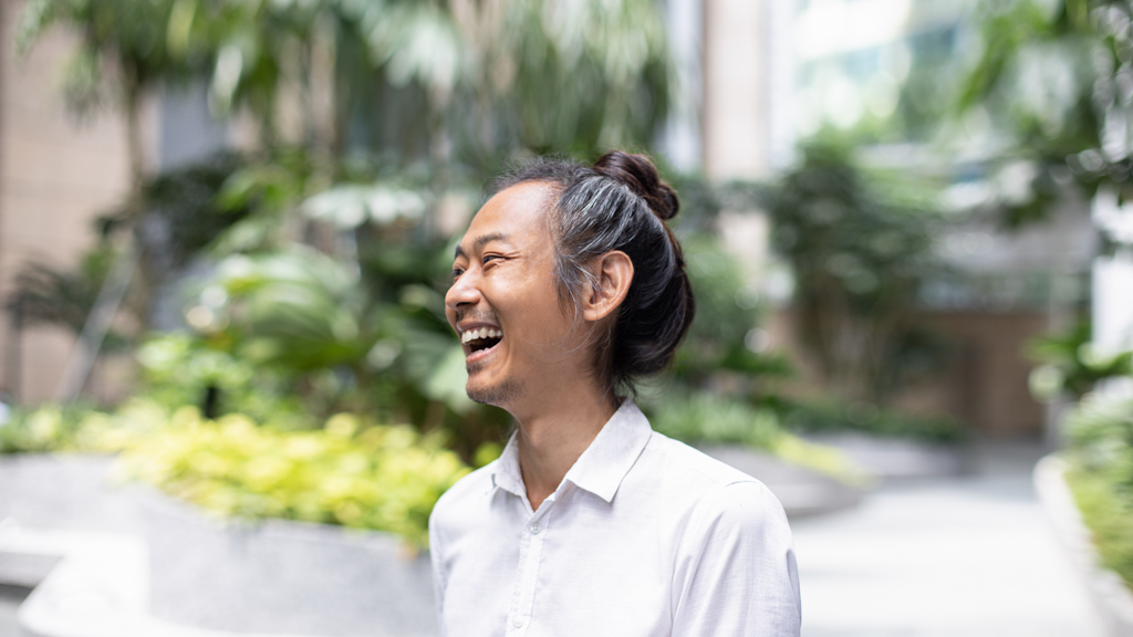 Liang_Wei-Fund_Manager-Pants_Zara-Shoes_Library-Bag_Amazon-UNIFORM-27052022-6