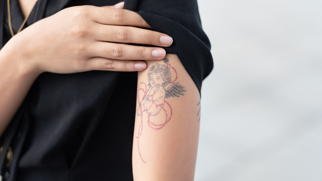 Rad-Education_Specialist-Top_Shopee-Pants_The_Editors_Market-Shoes_Dr_Martens-Necklace_Biella_Vintage-UNIFORM-24062022-3