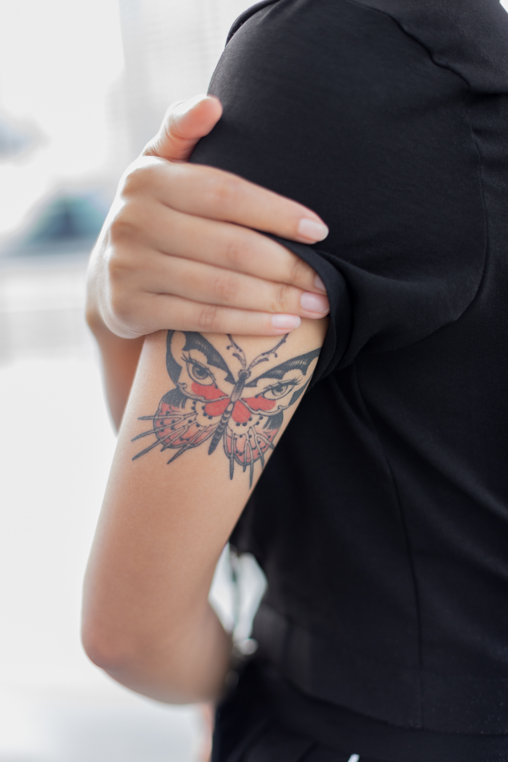 Rad-Education_Specialist-Top_Shopee-Pants_The_Editors_Market-Shoes_Dr_Martens-Necklace_Biella_Vintage-UNIFORM-24062022-4