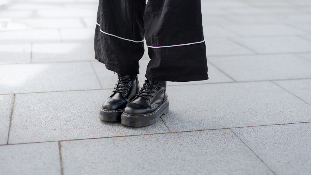 Rad-Education_Specialist-Top_Shopee-Pants_The_Editors_Market-Shoes_Dr_Martens-Necklace_Biella_Vintage-UNIFORM-24062022-5