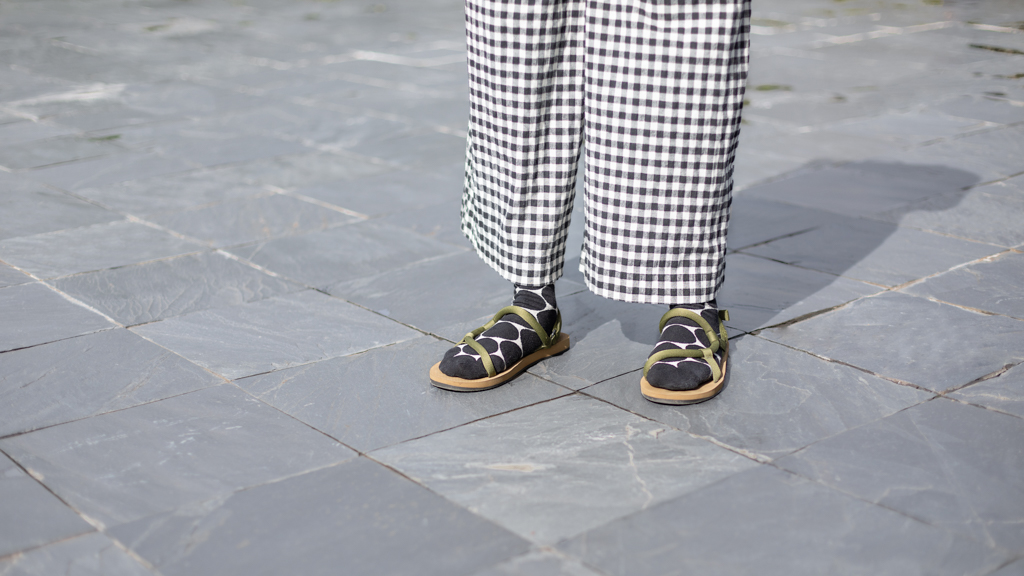 Rebecca-Service_Designer-Top_Uniqlo-Sandals_MONT-BELL-Socks_SOU・SOU-Hat_Shopee-Bag_Marmot-Watch_Casio-UNIFORM-24062022-4