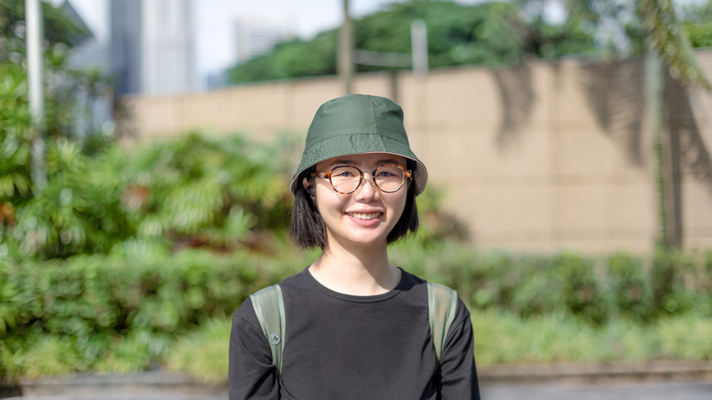 Rebecca-Service_Designer-Top_Uniqlo-Sandals_MONT-BELL-Socks_SOU・SOU-Hat_Shopee-Bag_Marmot-Watch_Casio-UNIFORM-24062022-5