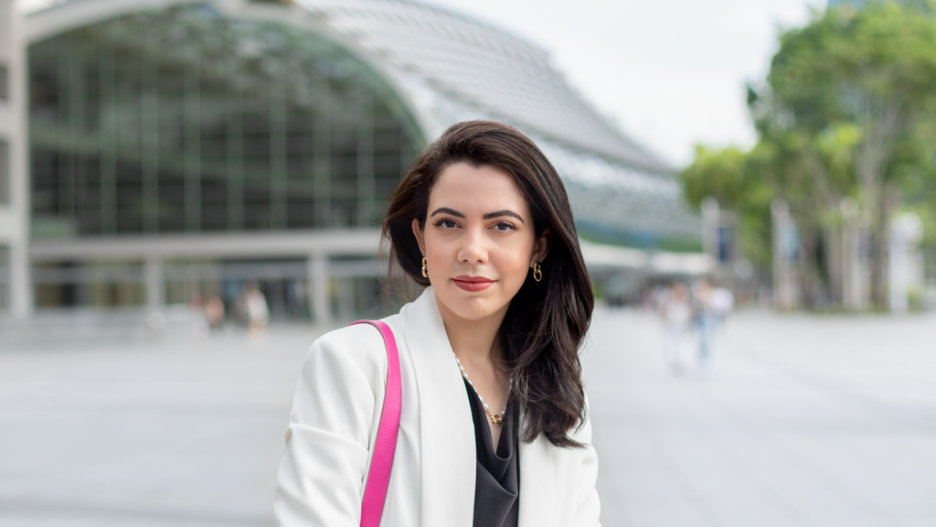 Bruna-Outer_Bianza-Shoes_Luiza_Barcelos-Bag_Schutz-UNIFORM-24062022-6