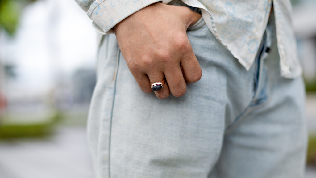 Adam-Fashion-Sunglasses_Christian_Dior-Top_Zara-Jeans_Fear_of_God-Shoes_Nike-UNIFORM-21072022-3