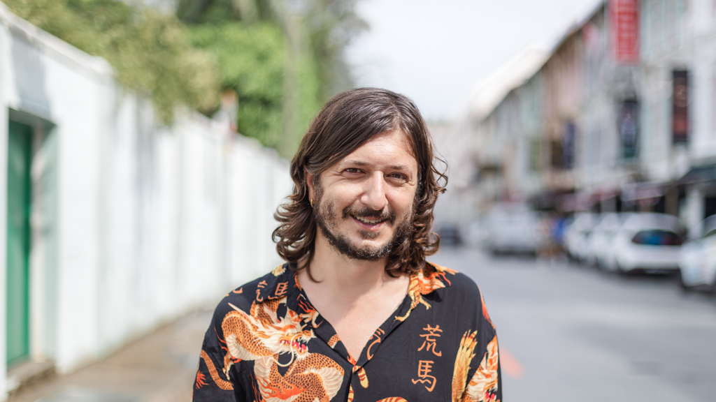 Alberto-Teacher-Top_Bershka-Pants_Bershka-Outer_Venca-UNIFORM-18082022-3