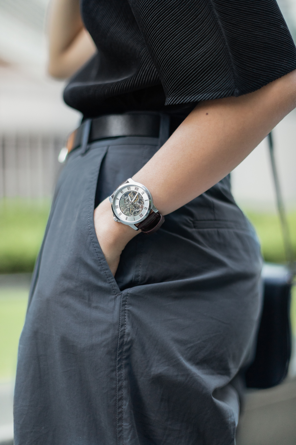 Su_Shan-Street_Style_Photographer-Cap_Idea-Top_Issey_Miyake-Belt_Calvin_Klein-Pants_Officine_Generale-Shoes_Valentino-Watch_Kenneth_Cole-Bag_Celine-Ring_SK_Jewellery-UNIFORM-1808-1