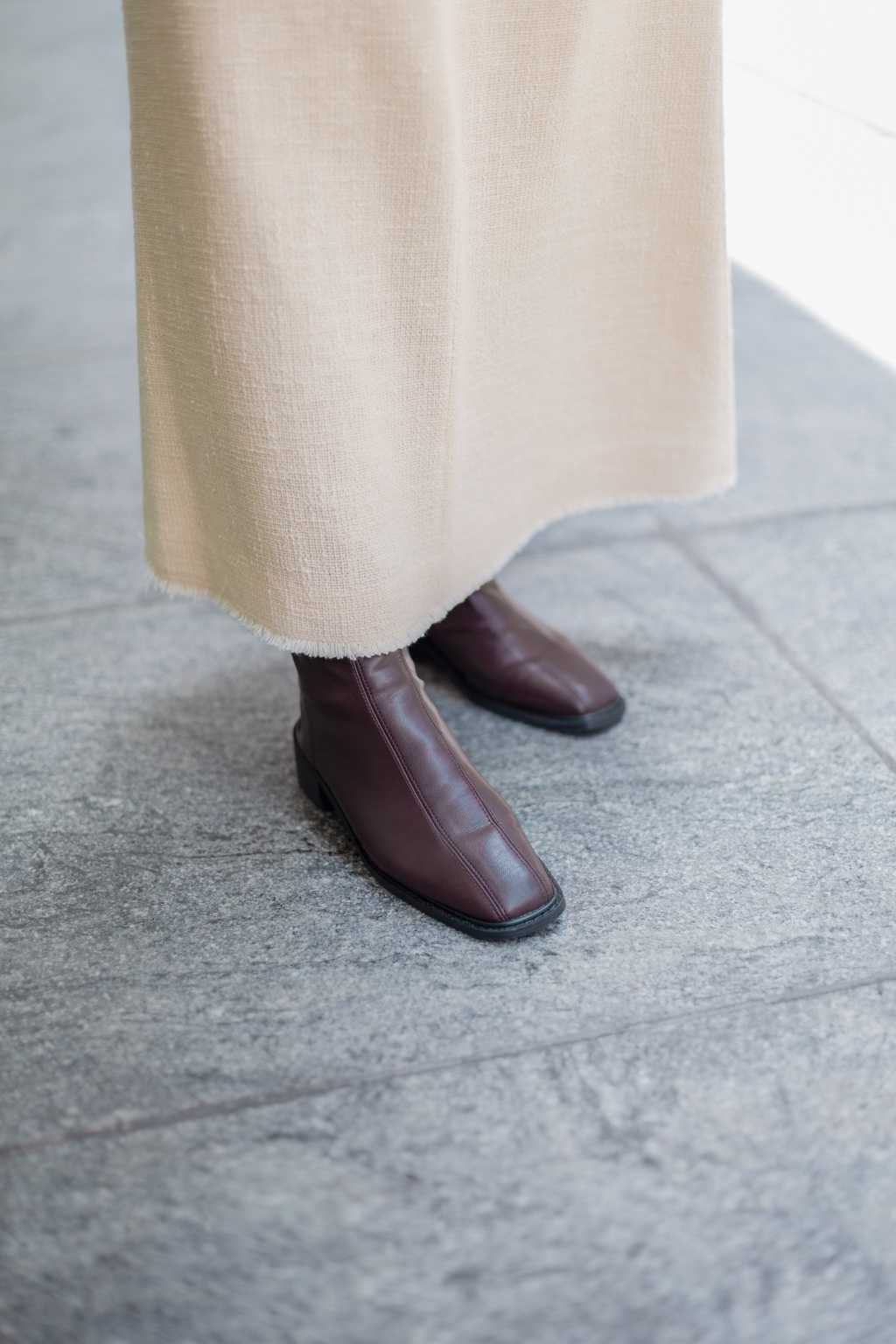 Suzana-Recruitment_Consultant-Top_JCube_Blogshop-Skirt_Zara-Boots_Prettyfit-UNIFORM-18082022-2