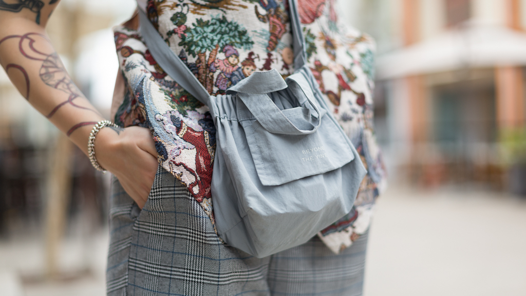 Ashley-Marketing_Manager-Shirt_Uniqlo-Shoes_Converse-Bag_Beyond_The_Vines-Hat_Zara-Earrings_By_Invite_Only-Tattoos_Rreikemon_Pharaohs_Horses-UNIFORM-14102022-3