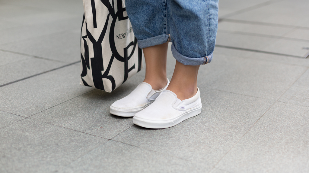 Marian-Advertising-Top_Love_Bonito-Outerwear_Fashmob-Jeans_Mango-Shoes_Vans-Necklace_Lovisa-UNIFORM-14102022-2