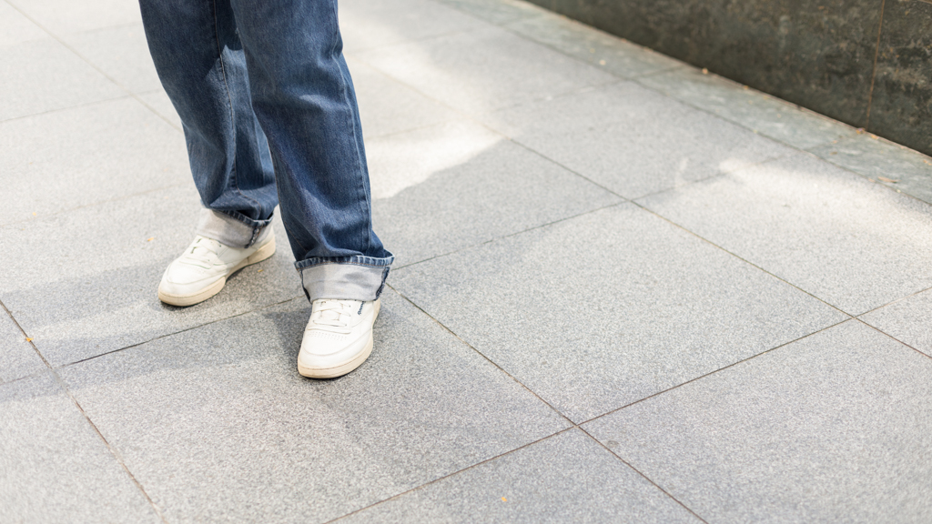 Wenceslaus-Esports_Community_Manager-Top_Padini-Shoes_Reebok-UNIFORM-14102022-2