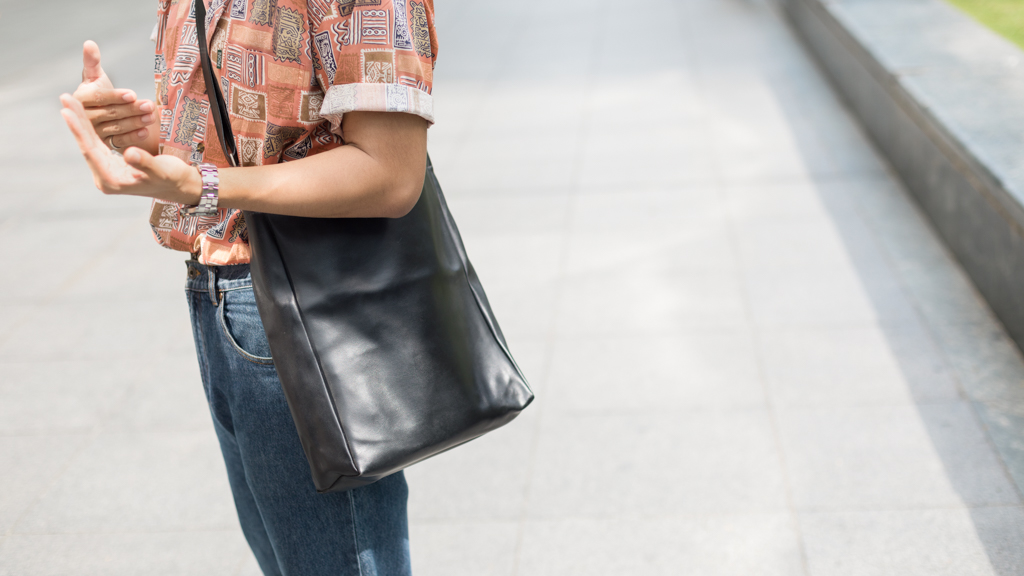 Wenceslaus-Esports_Community_Manager-Top_Padini-Shoes_Reebok-UNIFORM-14102022-4