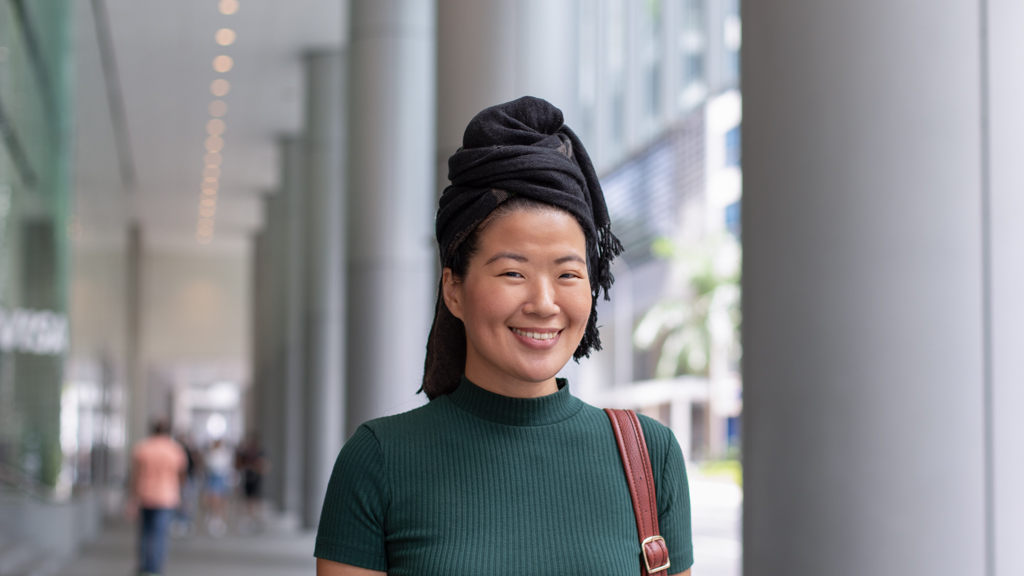 Frances-EA-Top_Zara-Bag_Celeste-Ring_Swarovski-UNIFORM-14102022-5