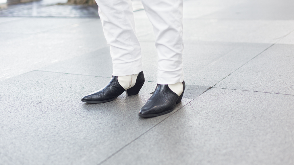 Dee-Barber-Sunglasses_Gentle_Monster-Top_Dee_Yonder-Pants_Dansens_Boutique-Watch_Apple-UNIFORM-24112022-2