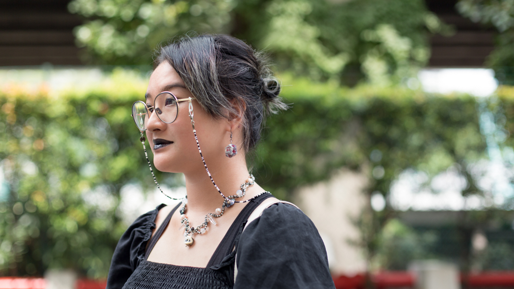 Soph-Student-Dress_The_Editors_Market-Bag_Uniqlo-Shoes_Dr._Martens-Necklace_Midnight_Dibs-Earring_Sambal__Mages-Headphones_Marshall-Pin_sadshrimps-UNIFORM-15012023-5