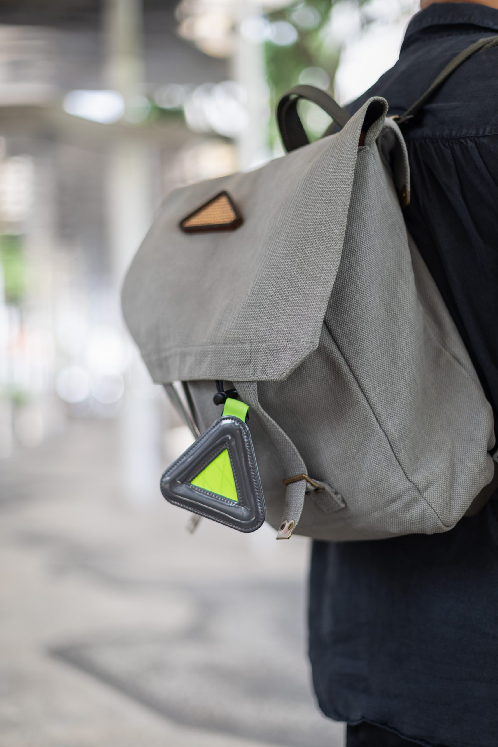 Chuanda-Artist-Glasses_Tart-Shirt_Calvin_Klein-Pants_Y-3-Watch_Apple-UNIFORM-10032023-2