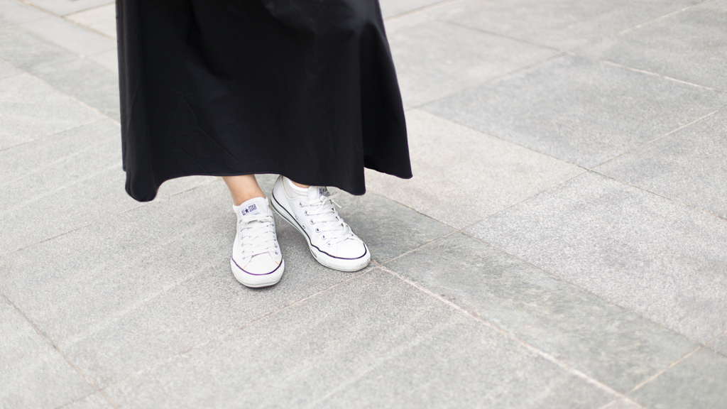 Hiromi-Healing_Therapist-Top_Zara-Dress_Zara-Shoes_Converse-Necklace_Dior-Bag_Jimmy_Choo-Watch_Apple-UNIFORM-24112022-2