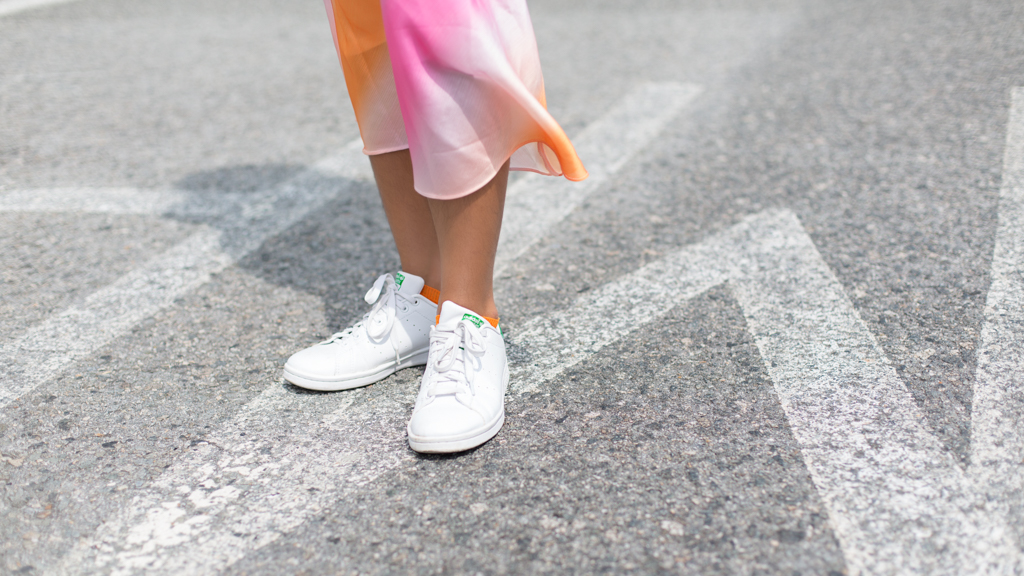 Isa-Artist-Top_Moon_Bazaar-Dress_BCBGeneration-Shoes_Adidas-UNIFORM-15012023-2