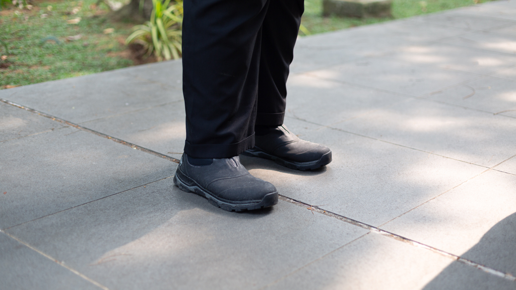 Chuan-Bartender-Pants_Amazon-Belt_Etsy-Shoes_Amazon-Pouch_Blackmeans-Glasses_Owndays-UNIFORM-17042023-2