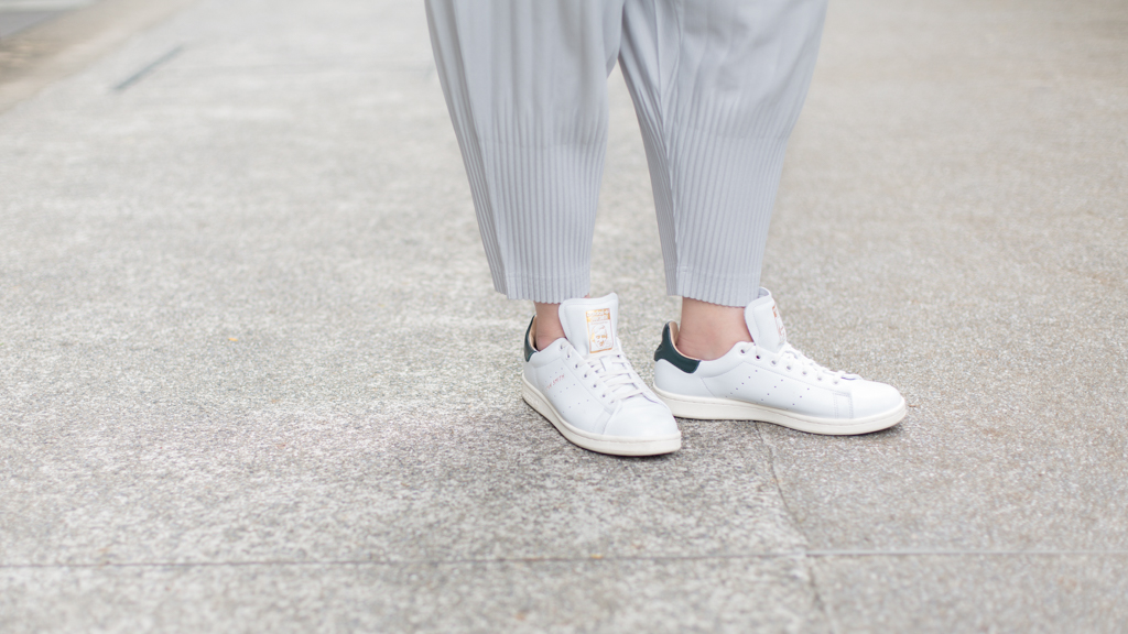 Sab-Artist_Educator-Top_Zara-Pants_Issey_Miyake-Shoes_Adidas-Watch_Apple-Ring_Cartier-Sunglasses_Ray-Ban-UNIFORM-10032023-1