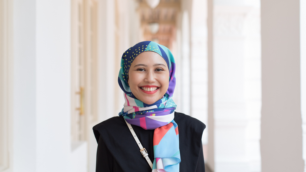 Shahirah-Administrator-Top_Shopee-Jeans_Zara-Shoes_Hermes-Bag_Longchamp-Watch_Fossil-Ring_Swarovski_and_Cartier-Bracelet_Cartier-Hijab_ByHariana-UNIFORM-10032023-5