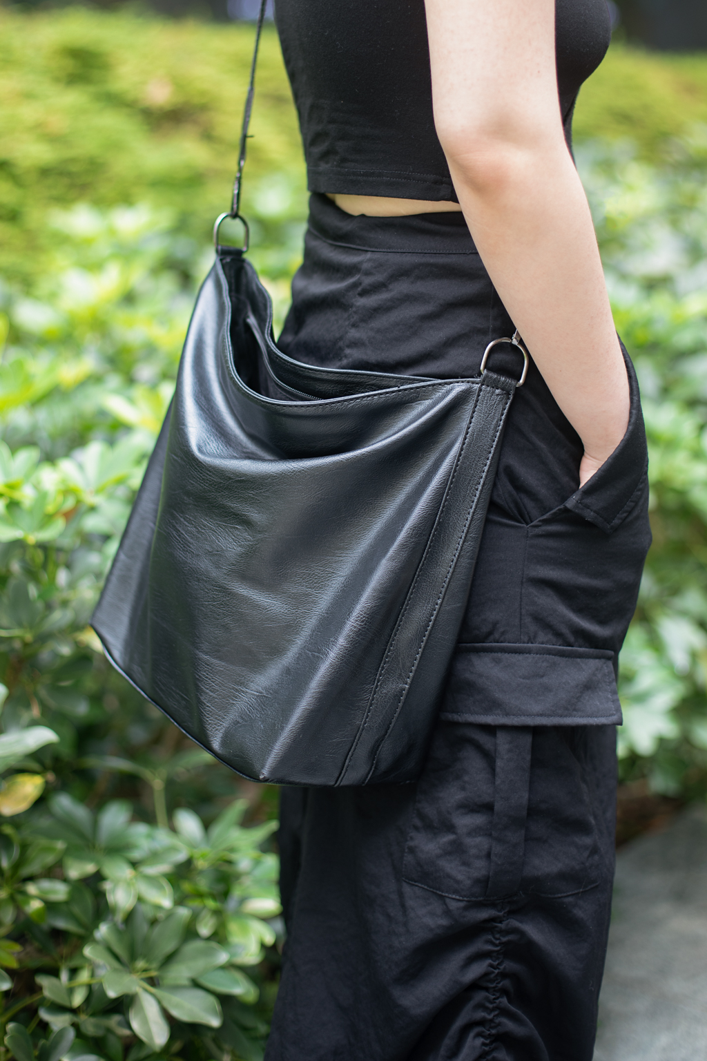 Lu-Artist-Skirt_Shein-Boots_Naked_Wolfe-Headphones_Urbanears_Pampas-UNIFORM-17042023-1