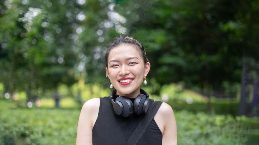 Lu-Artist-Skirt_Shein-Boots_Naked_Wolfe-Headphones_Urbanears_Pampas-UNIFORM-17042023-3