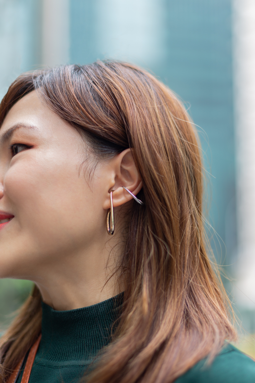 Thu-Branding__Marketing_Professional-Dress_Karen_Millen-Bag_Loewe-Shoes_Prada-Phone_Case_Etsy-UNIFORM-17042023-5