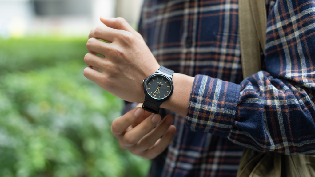 Wax-Instrument_Technician-Top_Uniqlo-Pants_Dickies-Shoes_Vans-Hat_HM-Headphones_Jabra-Watch_Casio-UNIFORM-17042023-3