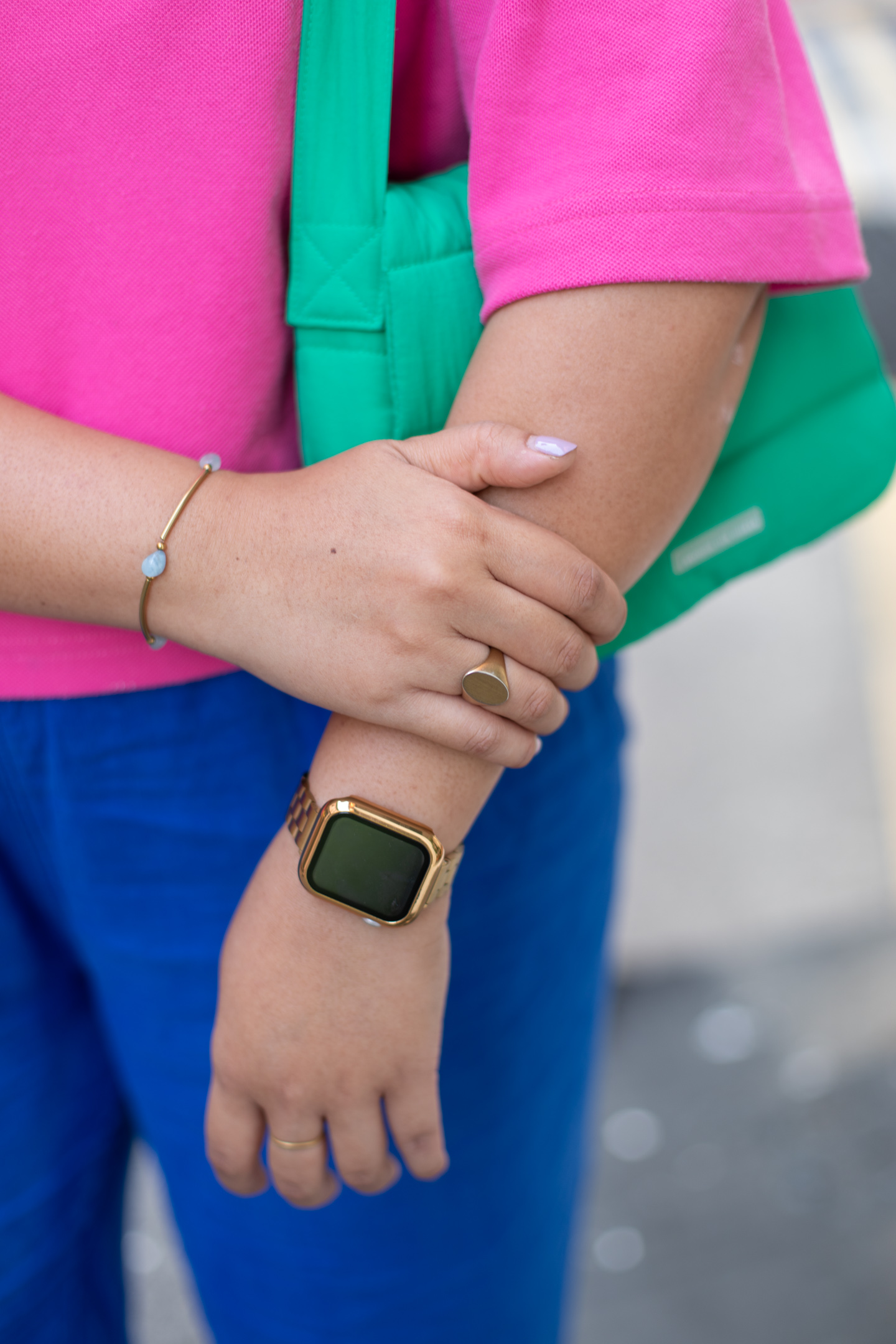 Hafi-Illustrator__Visual_Artist-Bracelet_Modest_Minerals-Watch_Apple-Bag_Beyond_The_Vines-Top_Shop_At_Velvet-Pants_HM-Sandals_Birkenstocks-UNIFORM-27062023-5