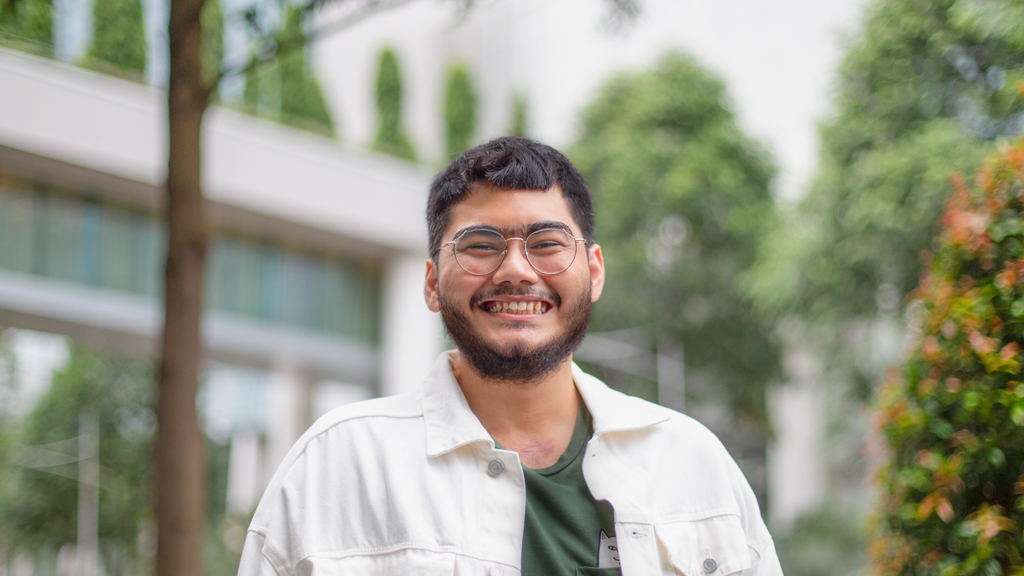 Adam-Unemployed-Tee_RIPNDIP-Pants_Uniqlo-Shoes_Adidas-Outer_HM-UNIFORM-07082023-3