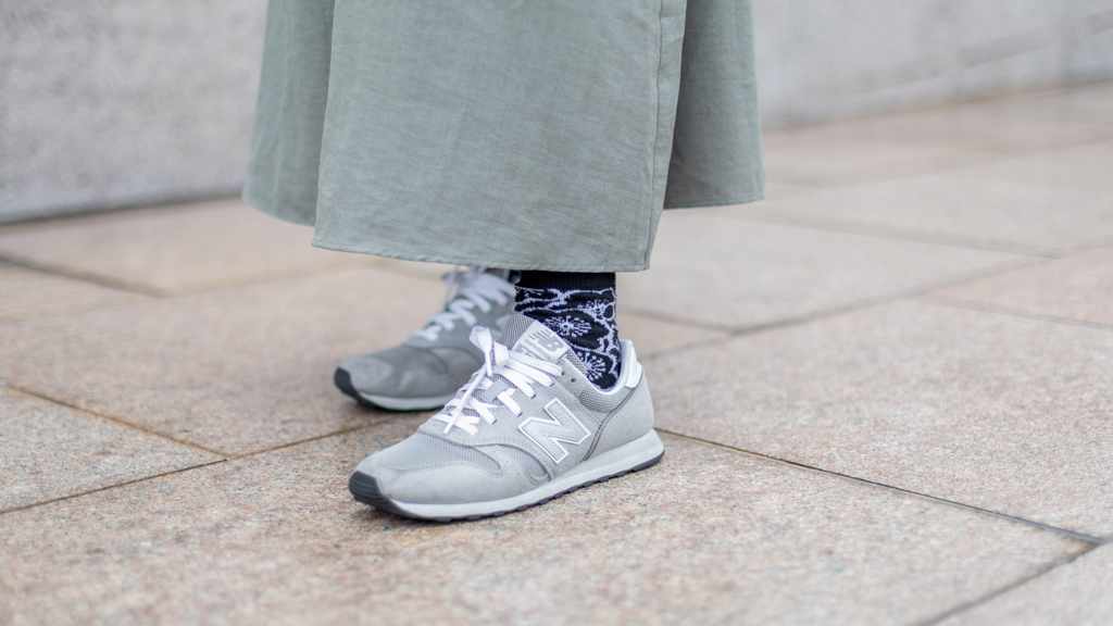 Miyako-Clerical_Worker-Dress_Zara-Jacket_Uniqlo-Shoes_New_Balance-Bag_Coach-UNIFORM-07082023-3