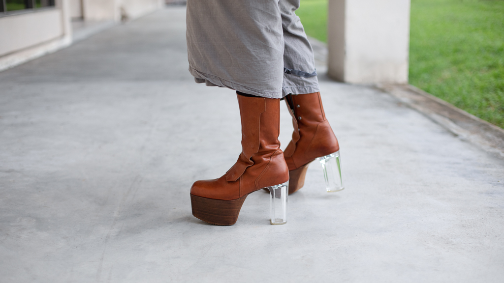 Vegas-NSF-Top_UNIQLO-Outer_TAKAHIROMIYASHITA_TheSoloist-Pants_KAPITAL-Shoes_Rick_Owens-Rings_Fruta__Chrome_Hearts__1017-ALYX-9SM-Watch_Apple-Pouch_Flipside-Bag_Comme_des_Garcons-U-4