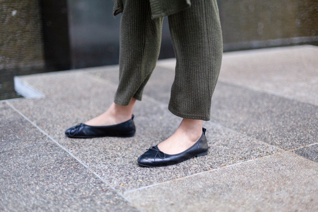 Winnie-Travel-Bag_Louis_Vuitton-Shoes_Charles__Keith-UNIFORM-25082023-3