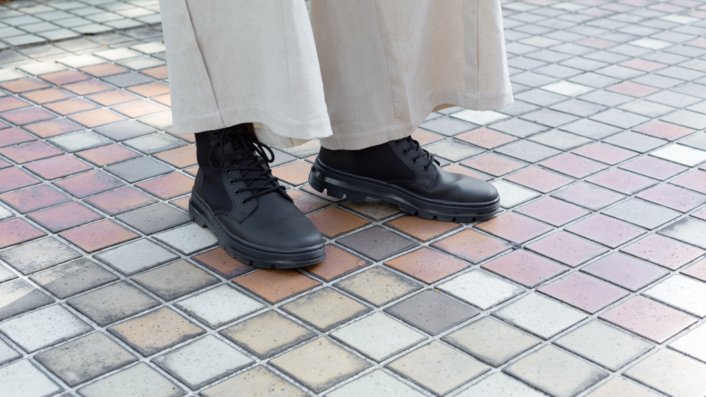 Kienan-Content_Creator-Pants_Plop_Apparels__The_Idiot-Shoes_Dr._Martens-Bag_Heliot_Emil-Accessories_Far_East_Plaza-Headphones_Sony-UNIFORM-25082023-1